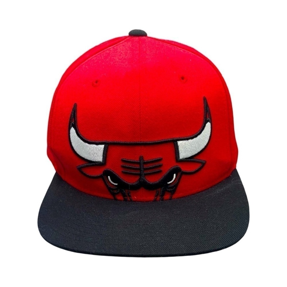 Mitchell & Ness Vintage Chicago Bull Red NBA Ball Cap SnapBack